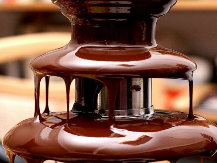 Удивите гостей шоколадным фонтаном
